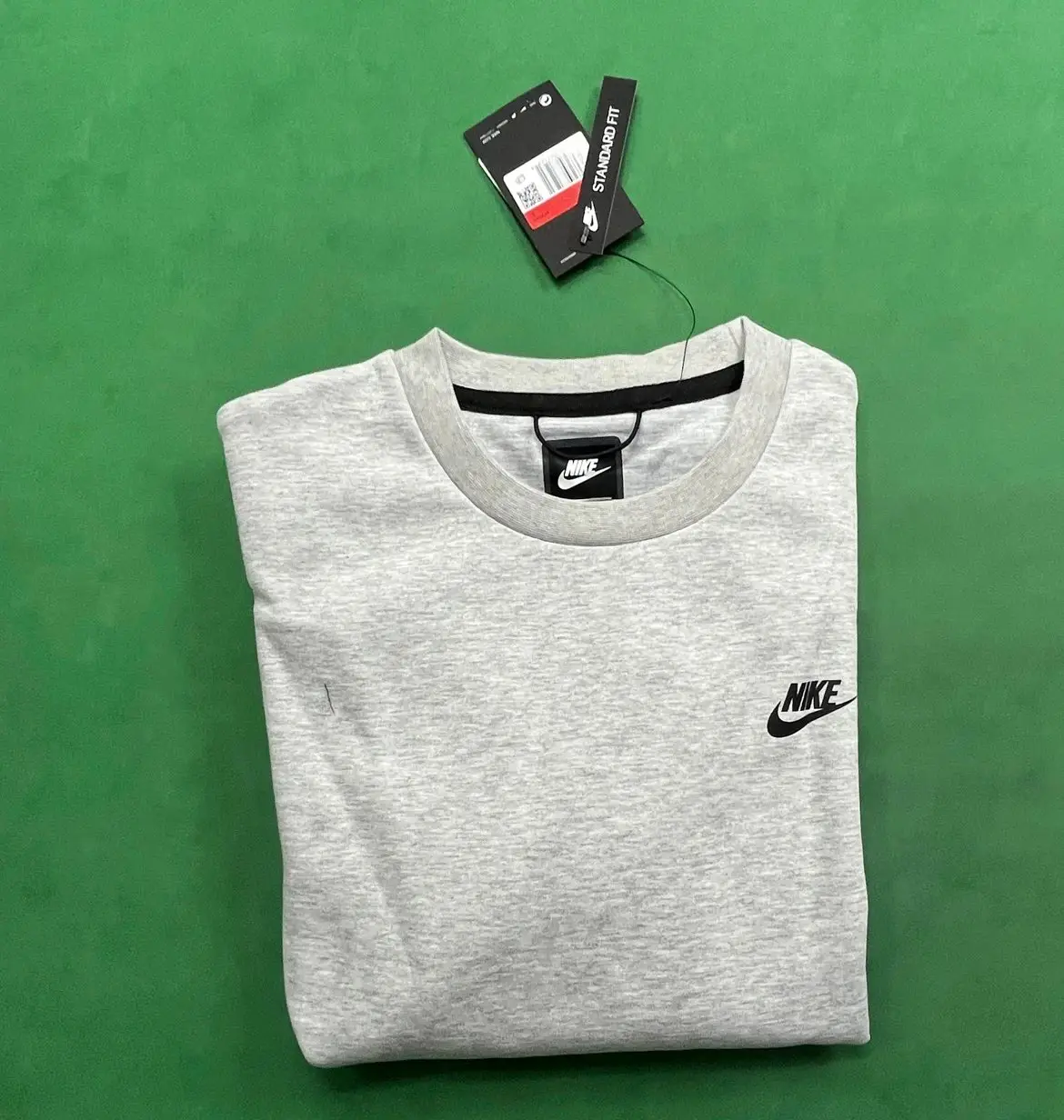 Nike Loose Fit Sweatshirt [2 styles] — foto 3 de 6