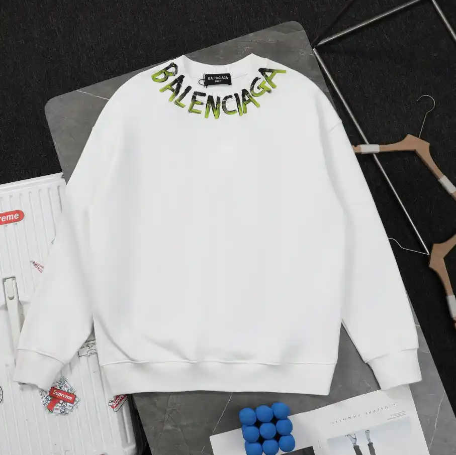 Burberry Cable Knit Hoodie [White & Black Options] — foto 6 de 6