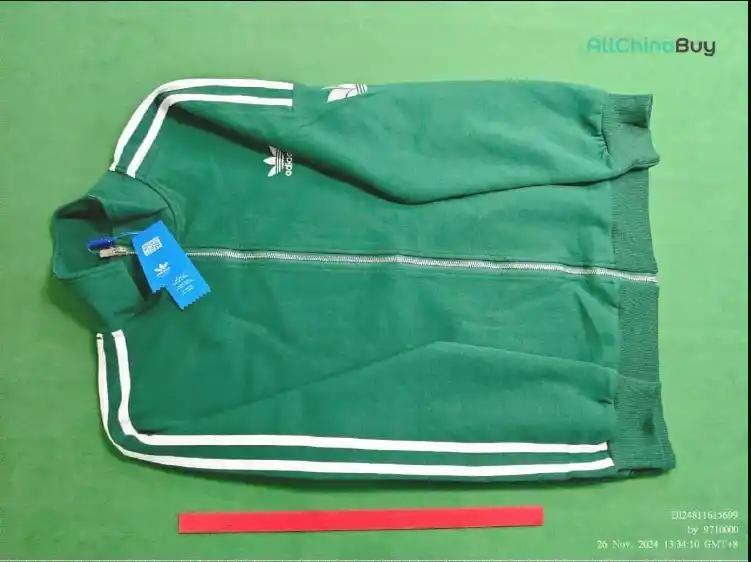 Prada/Moncler/adidas Tracksuit — foto 5 de 6