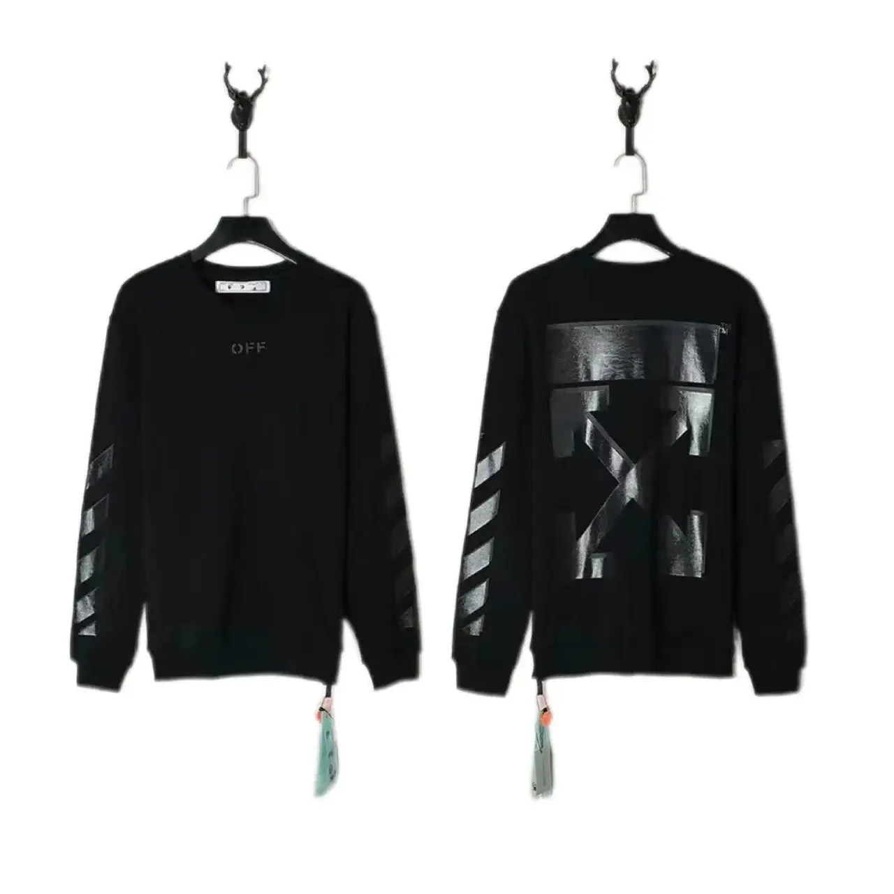 Off-White Men's Black Crewneck Sweatshirt with Iconic Logo and Stripes — foto 3 de 6