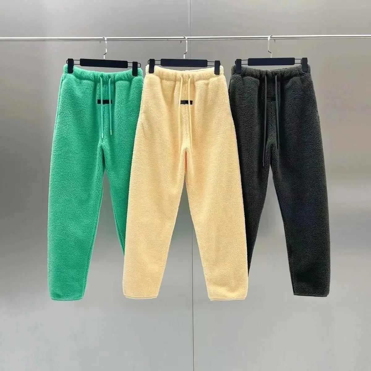 ESSENTIALS Sweater & Pants Set [6 styles] — foto 4 de 6