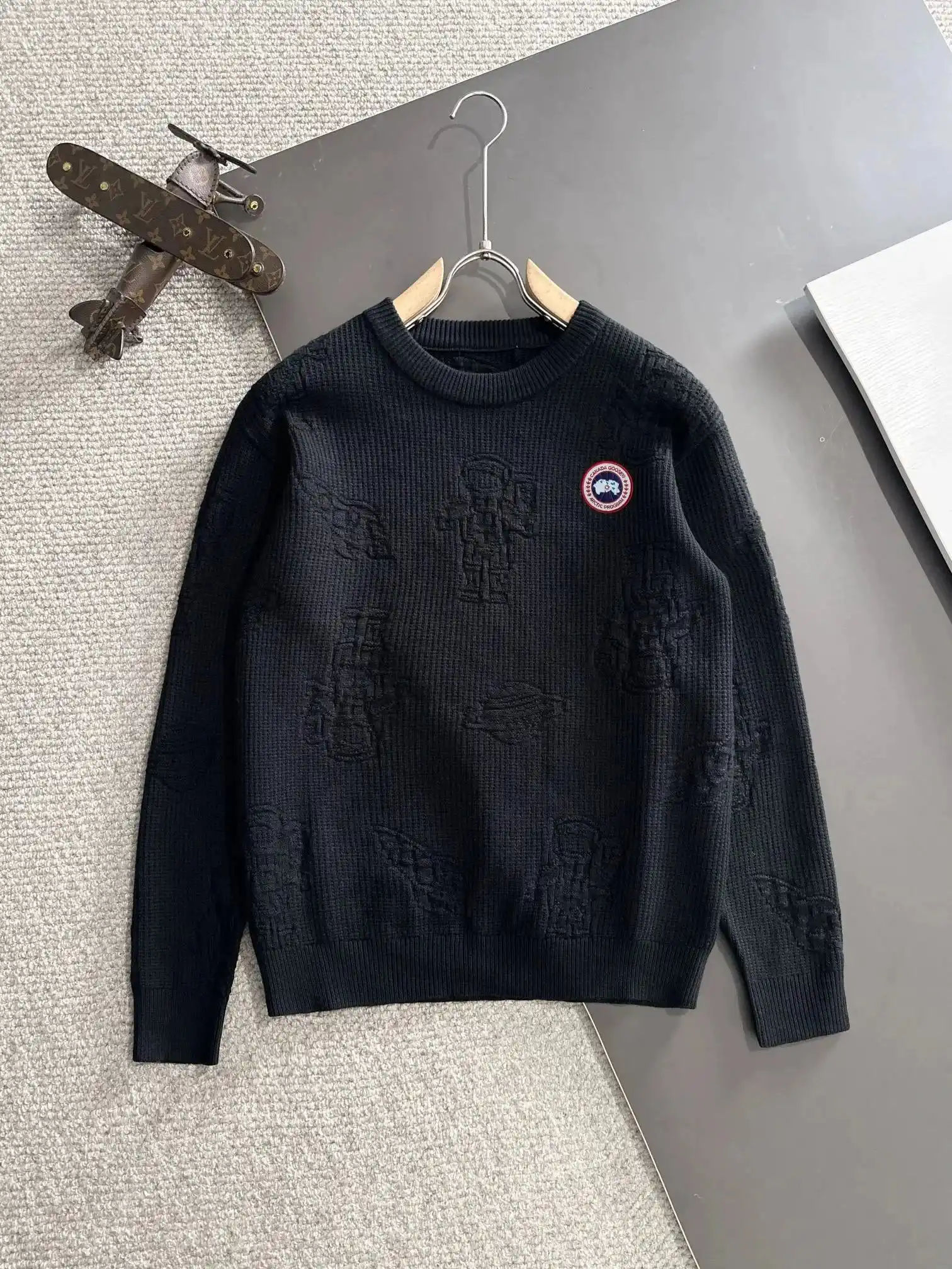 Canada Goose Sweater [Multiple Colors & Styles] — foto 4 de 6
