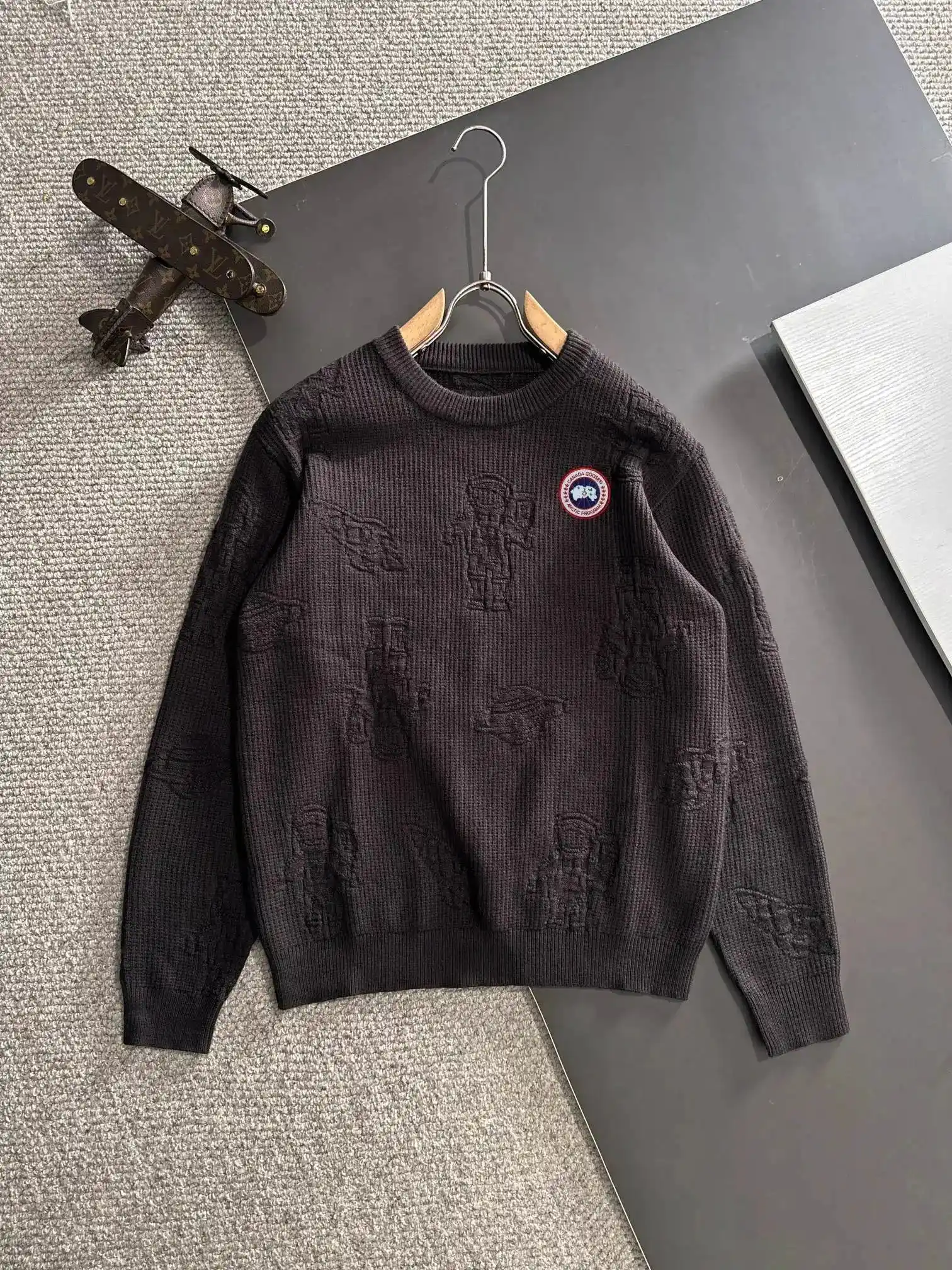 Canada Goose Sweater [Multiple Colors & Styles] — foto 5 de 6