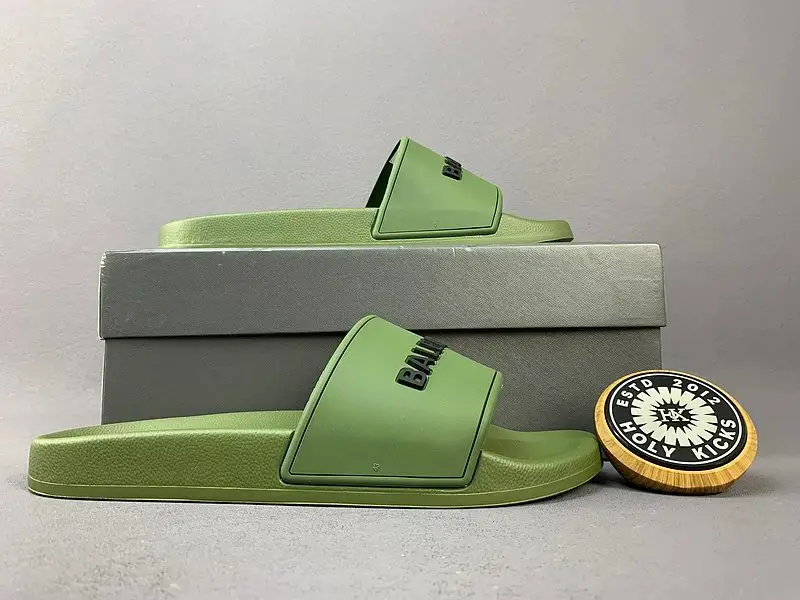 BALENCIAGA Slippers — foto 3 de 6