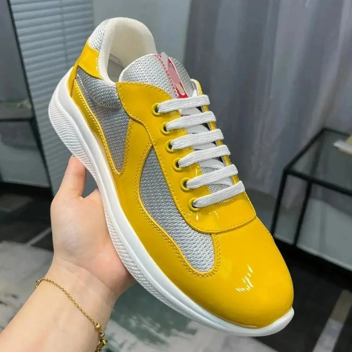 Prada (14 styles) — foto 2 de 6