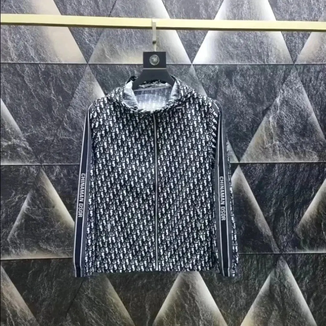Gucci GG Supreme Hooded Jacket — foto 3 de 6