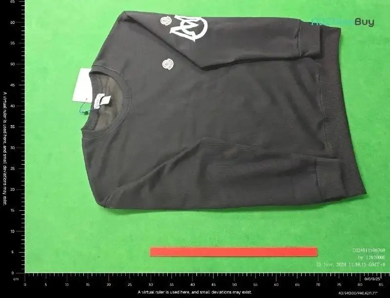 Moncler Men's Black Logo Sweatshirt - Comfortable and Stylish — foto 3 de 6