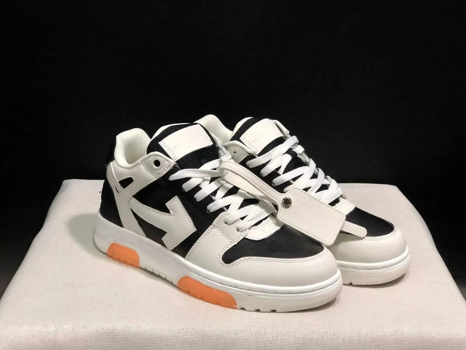 Off-White B22 Sneakers [31 styles] — foto 3 de 6
