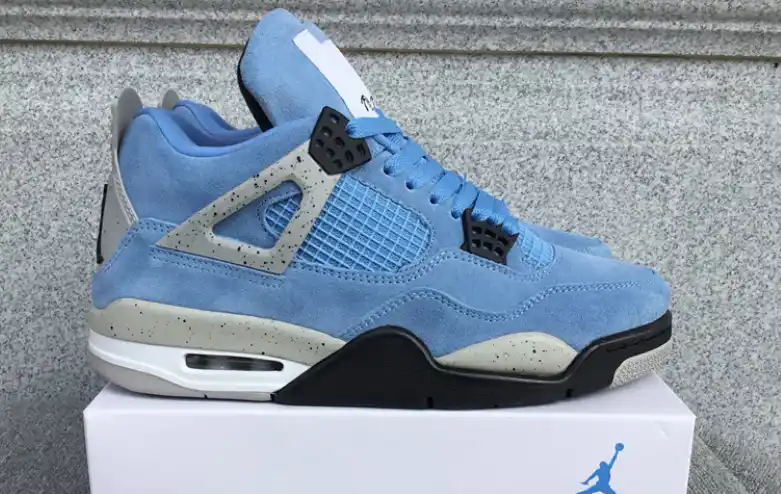 Air Jordan 4 (28 styles) — foto 4 de 6