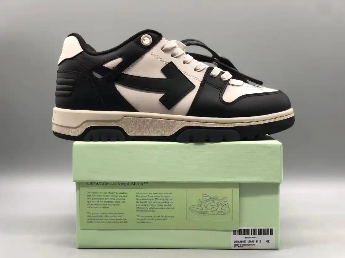 Off-White c/o Virgil Abloh B22 Sneakers