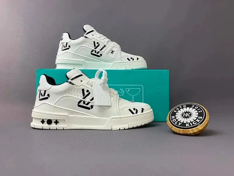 Louis Vuitton Sneakers(24 styles)