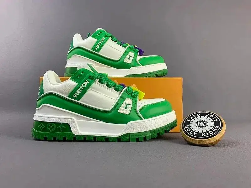 Louis Vuitton Sneakers(24 styles) — foto 5 de 6