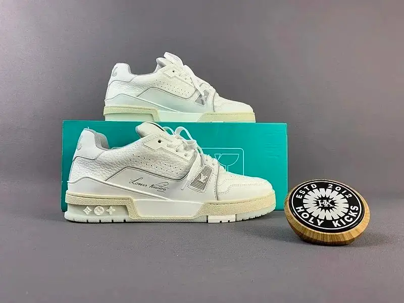 Louis Vuitton Sneakers(24 styles) — foto 6 de 6