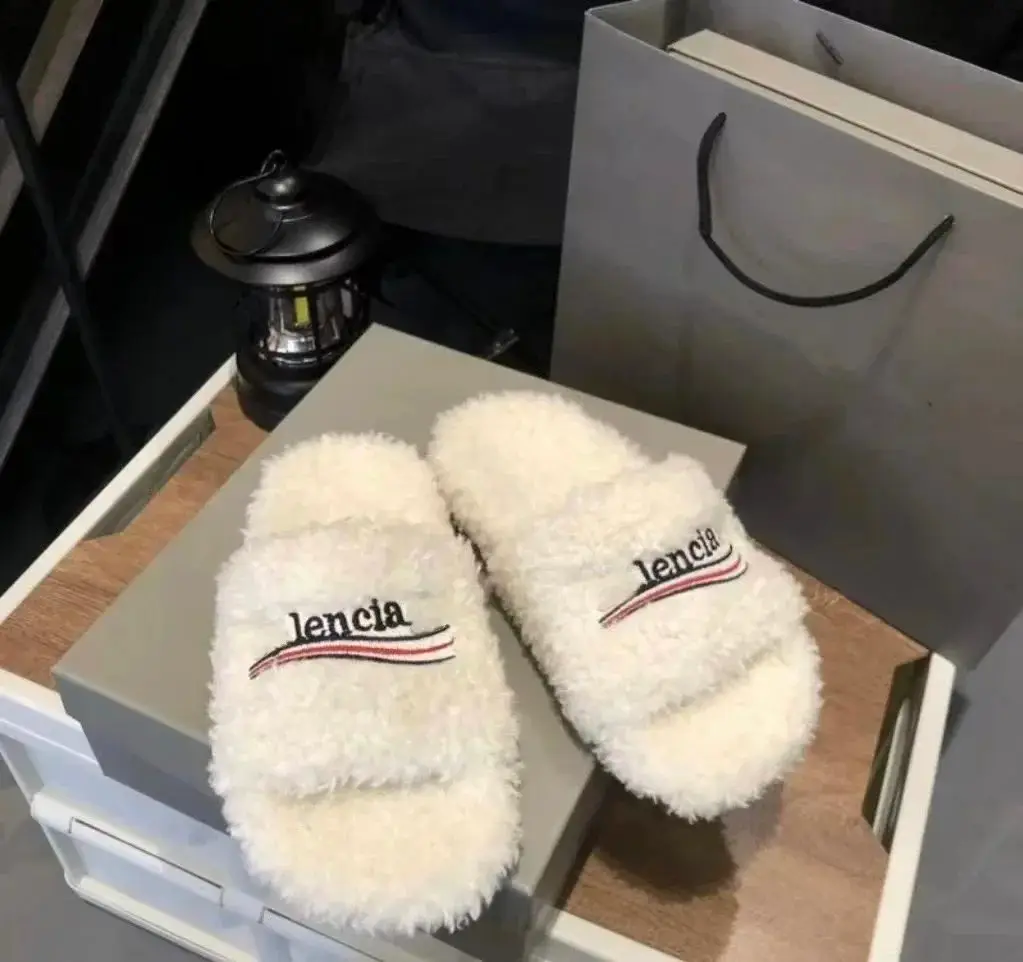Balenciaga Slippers — foto 4 de 6