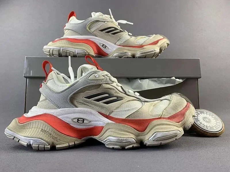 Balenciaga Cargo Sneakers — foto 3 de 6
