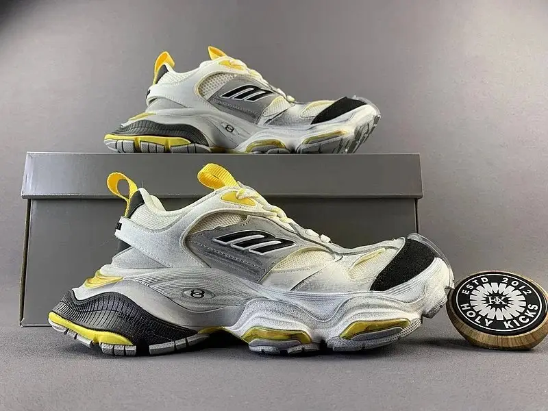Balenciaga Cargo Sneakers — foto 4 de 6