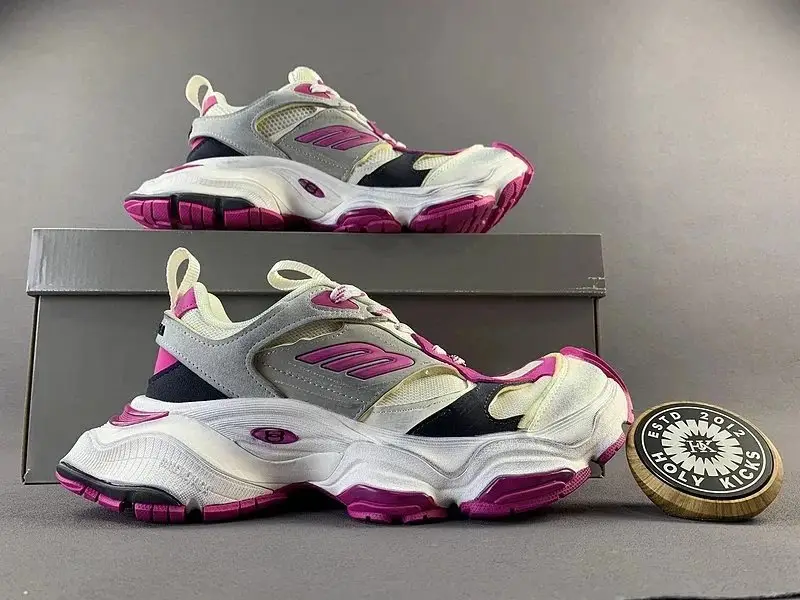 Balenciaga Cargo Sneakers — foto 6 de 6