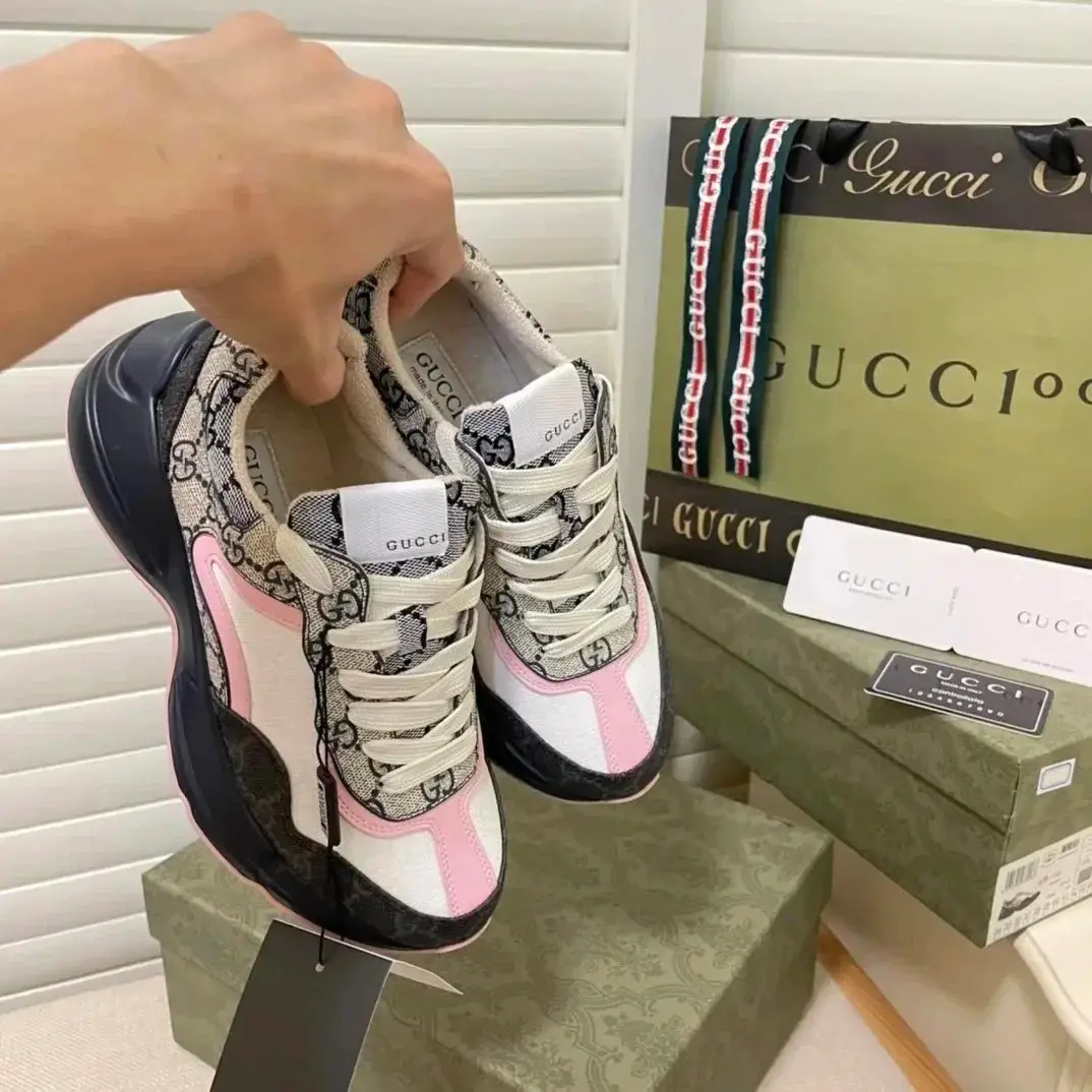 GUCCI Rhyton GG Supreme Sneakers [Height-Increasing Design] — foto 3 de 6