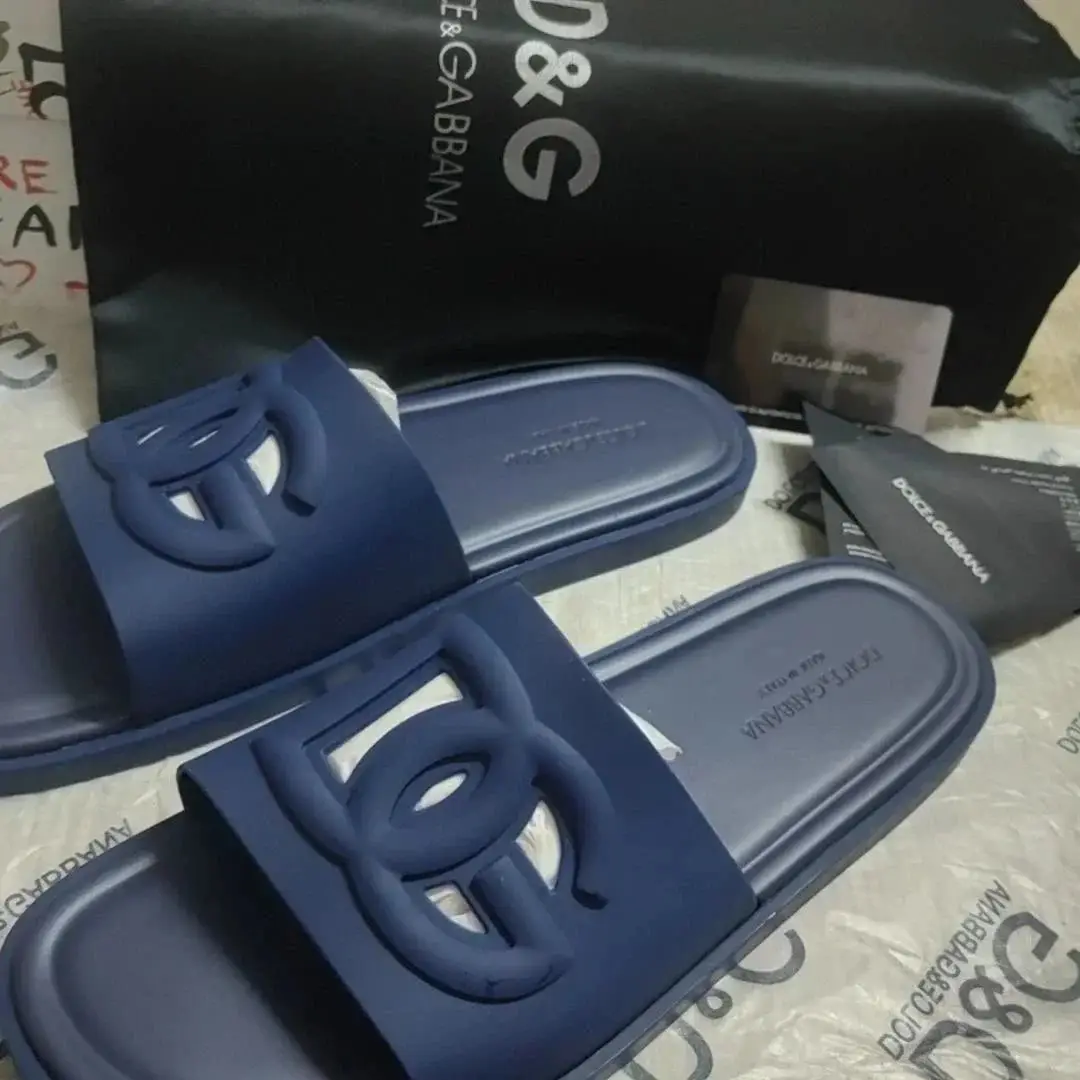 Celine Triomphe Slide Sandals [4 styles] — foto 3 de 6