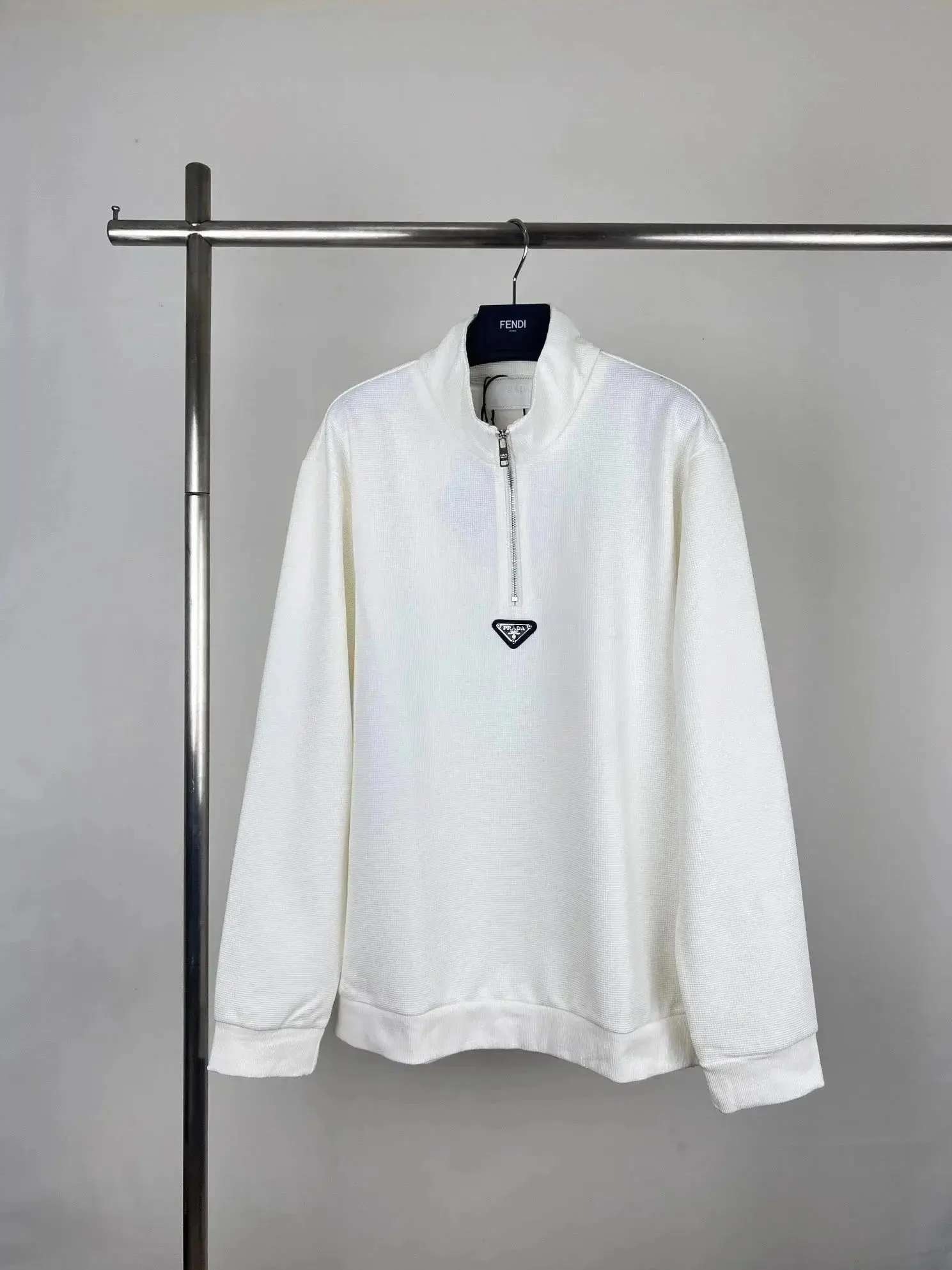 Prada Hoodie [32 styles] — foto 5 de 6