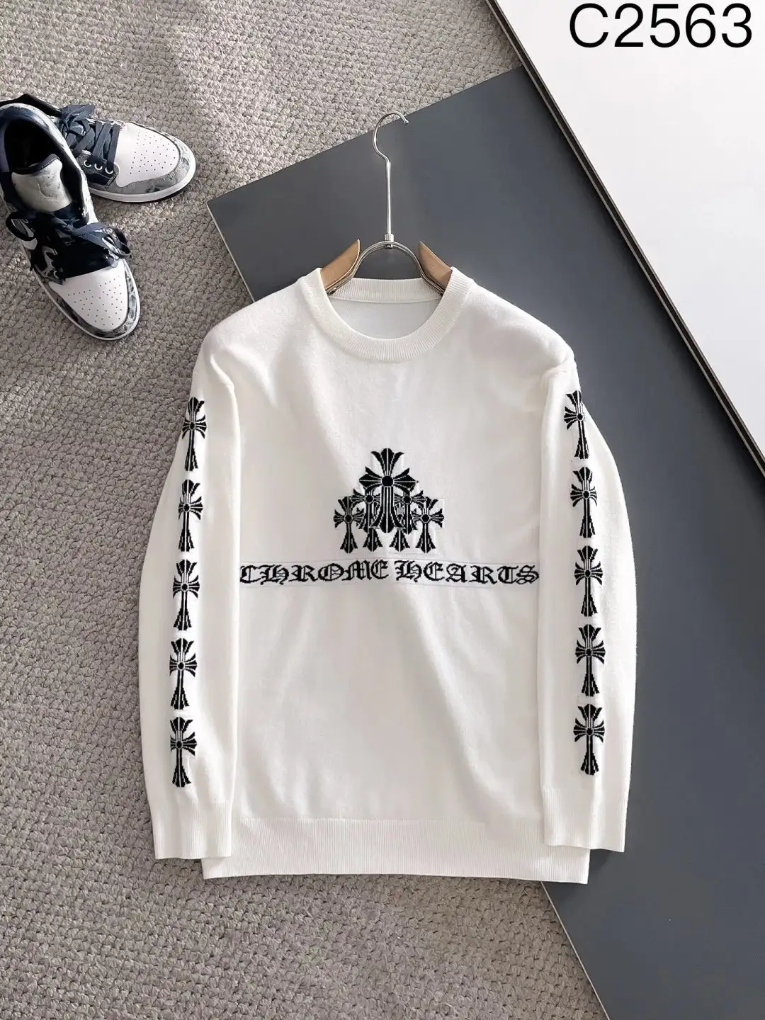 Louis Vuitton Sweater [40 styles] — foto 6 de 6