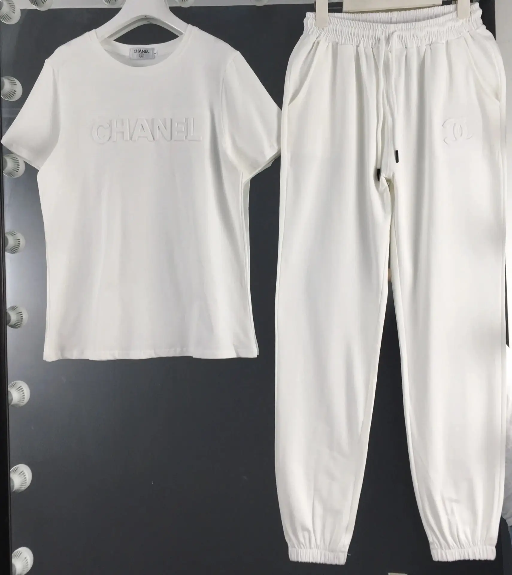 Chanel Tracksuit [40 styles] — foto 4 de 6