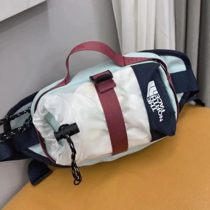 The North Face Belt Bags [6 styles] — foto 3 de 6