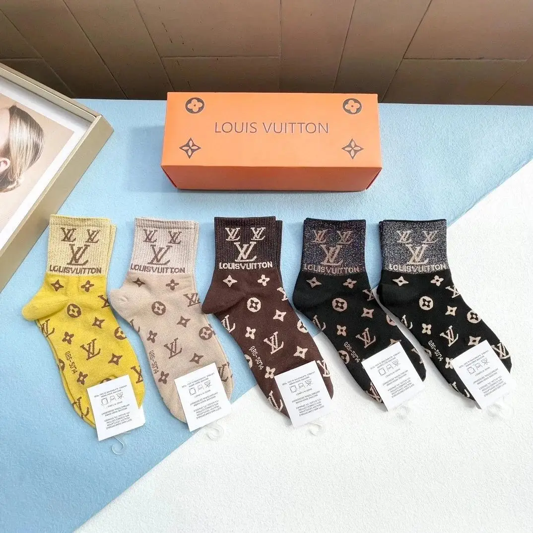 Louis Vuitton Socks [27 styles] — foto 2 de 6