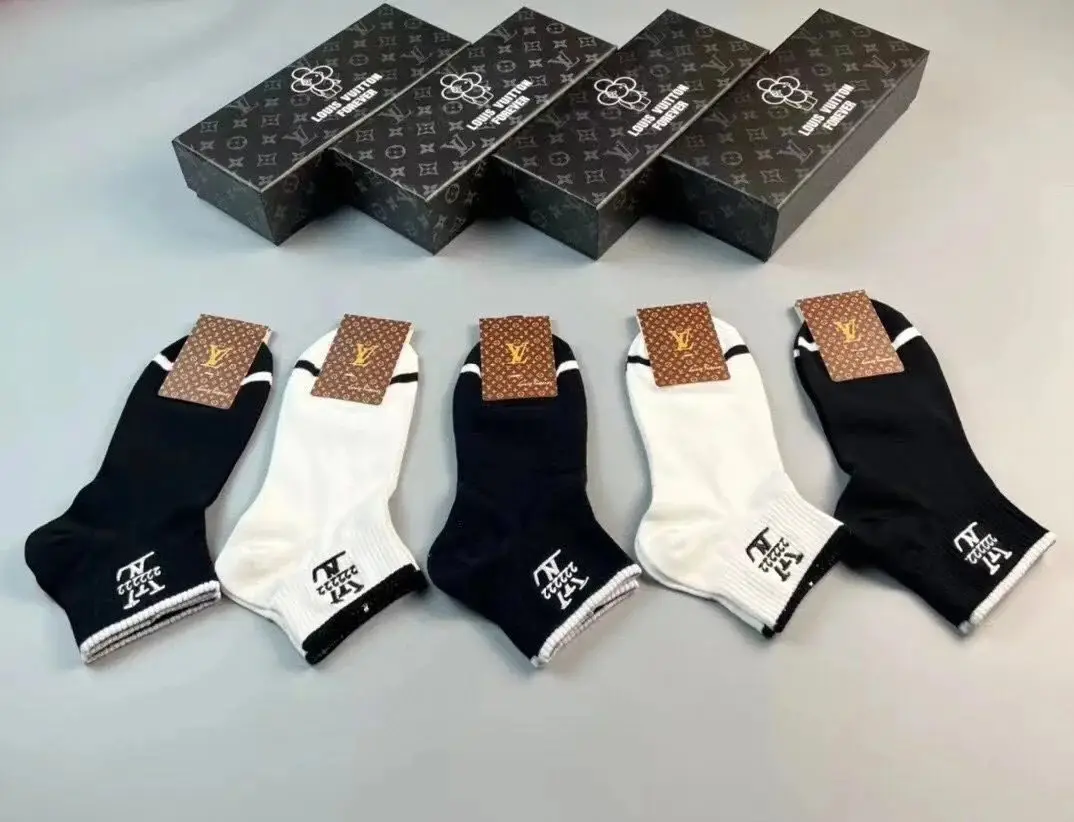 Louis Vuitton Socks [27 styles] — foto 5 de 6