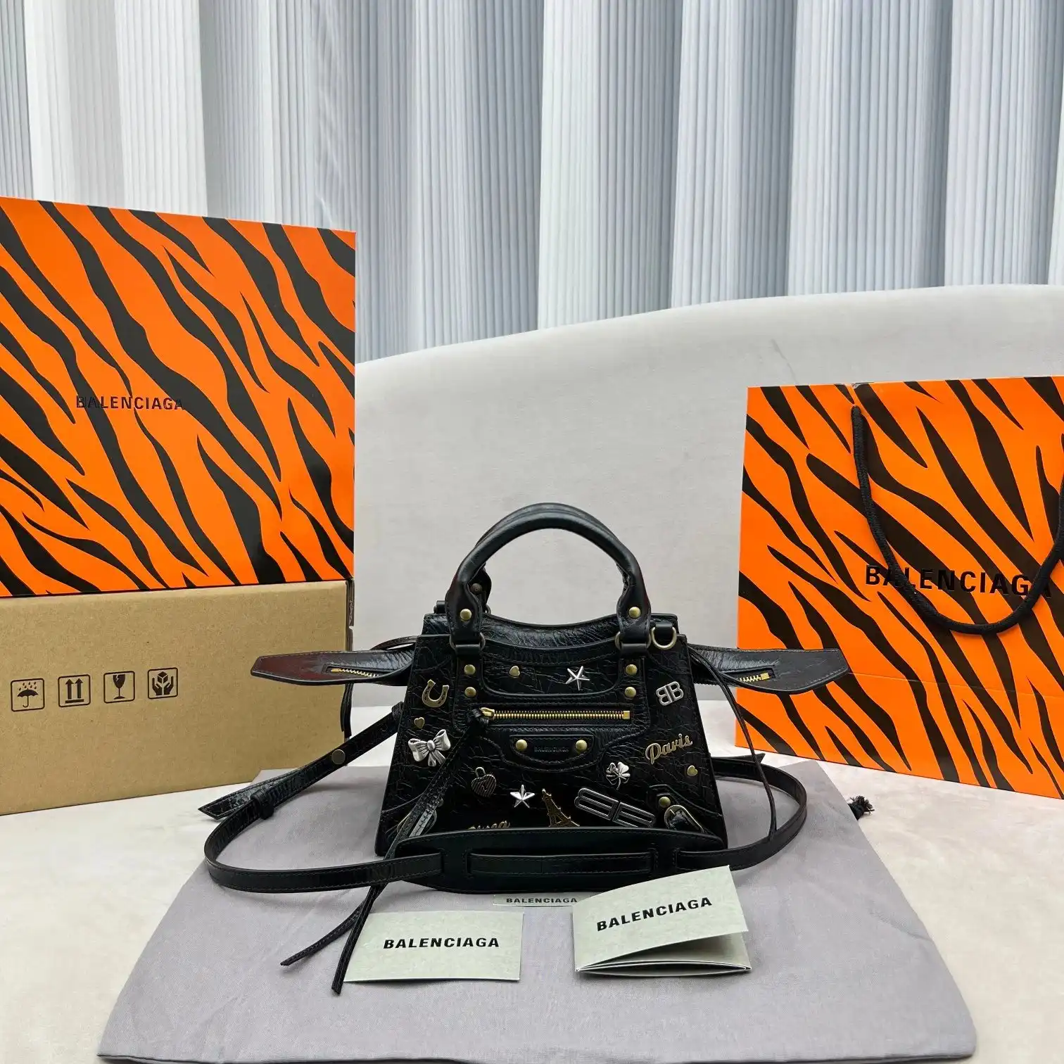 Balenciaga Handbags [14 styles] — foto 4 de 6