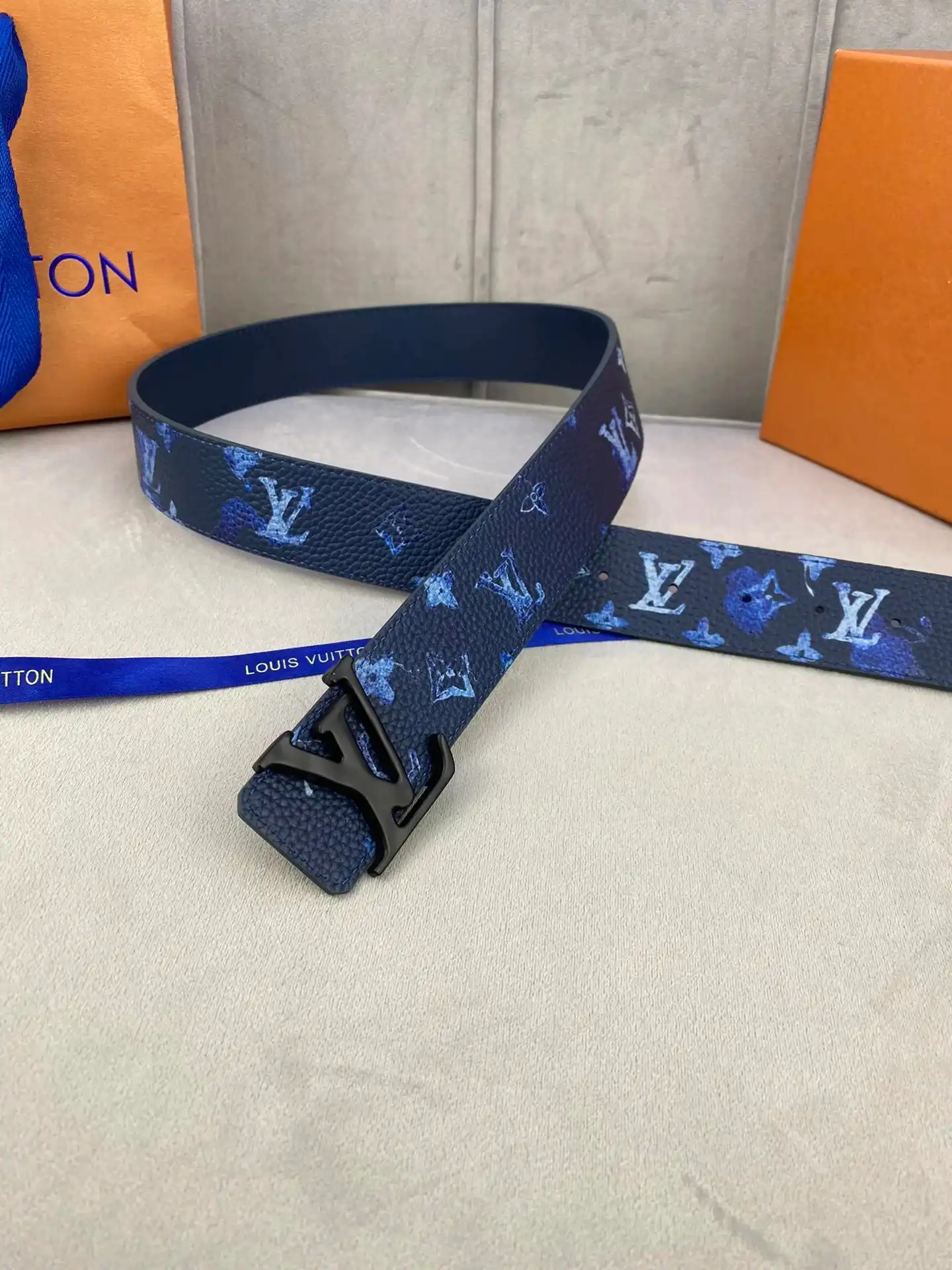 Louis Vuitton Leather Belt [15 styles] — foto 2 de 6