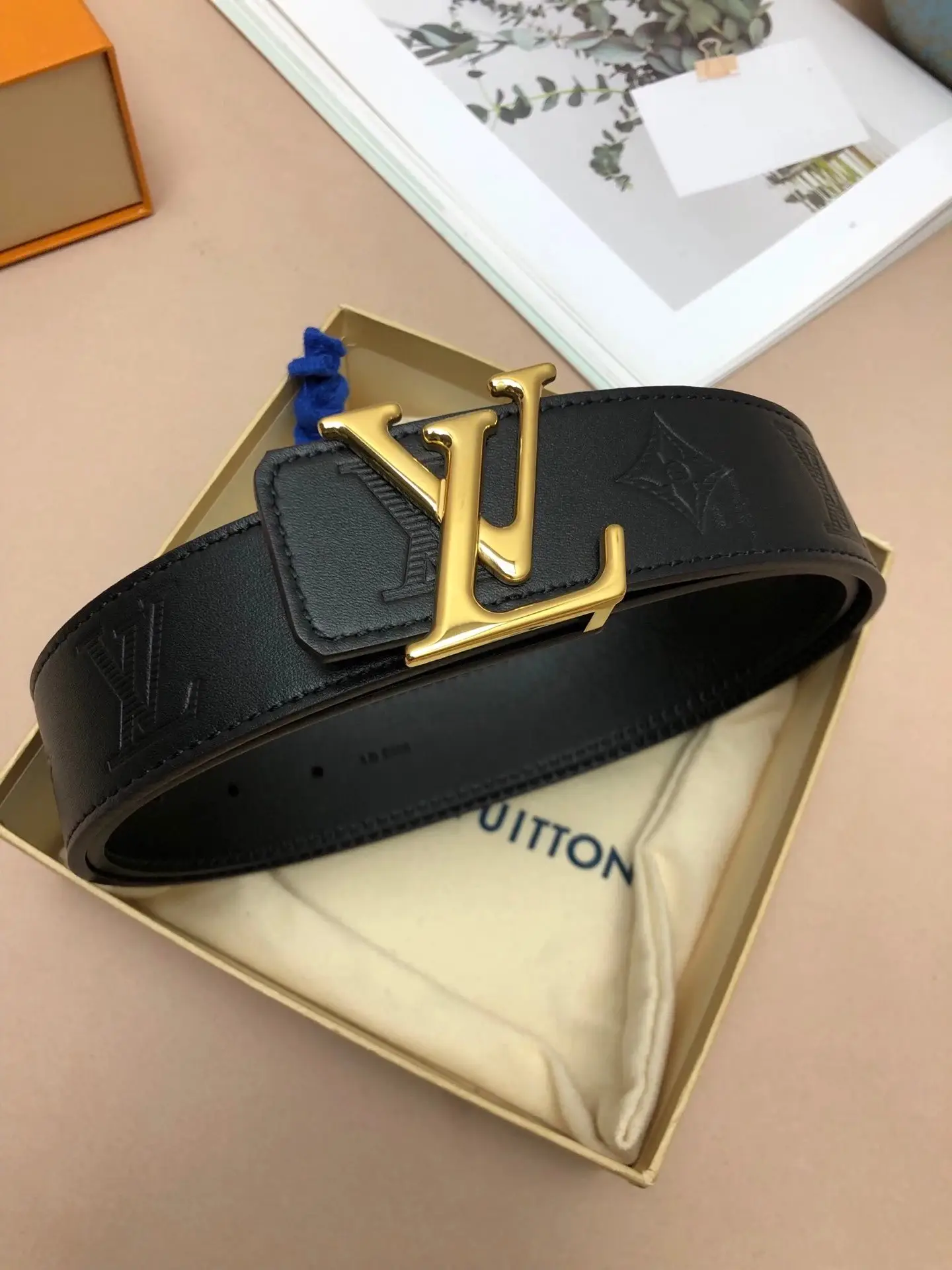 Louis Vuitton Leather Belt [15 styles] — foto 4 de 6