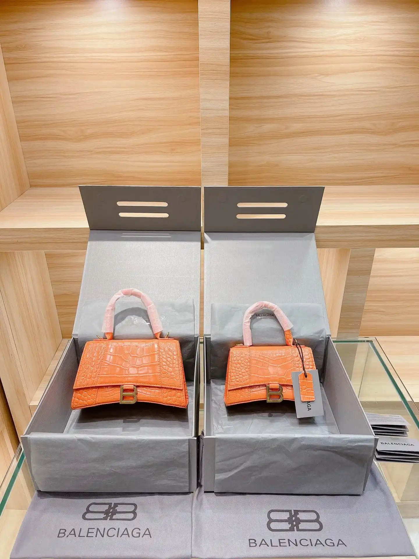 Balenciaga Handbags [15 styles] — foto 4 de 6