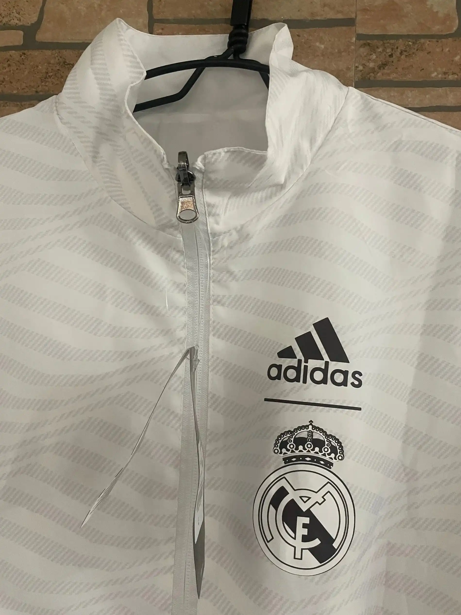 Adidas Windbreaker [25 styles] — foto 2 de 6