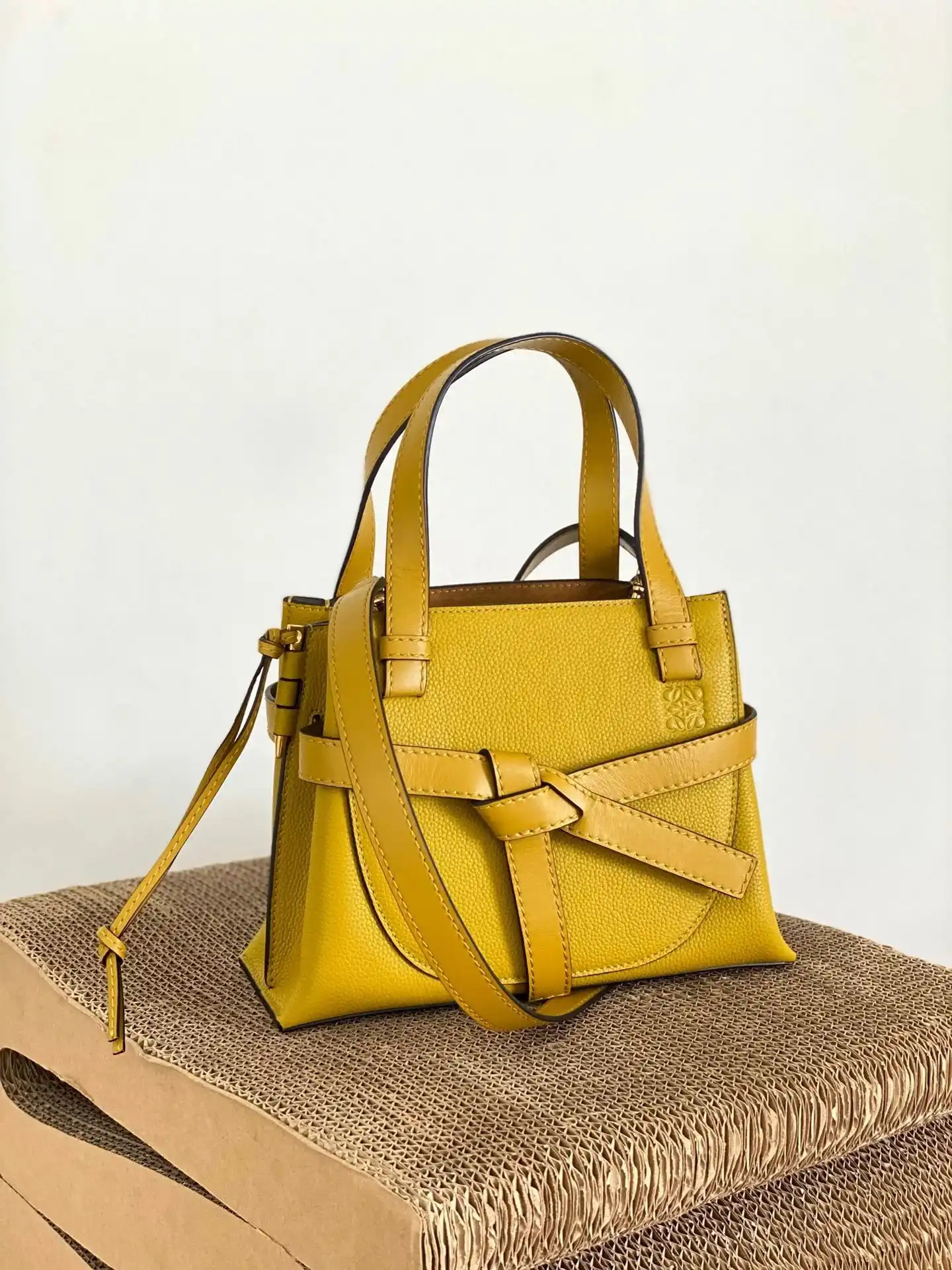 Loewe Chain Bag [11 styles] — foto 2 de 6