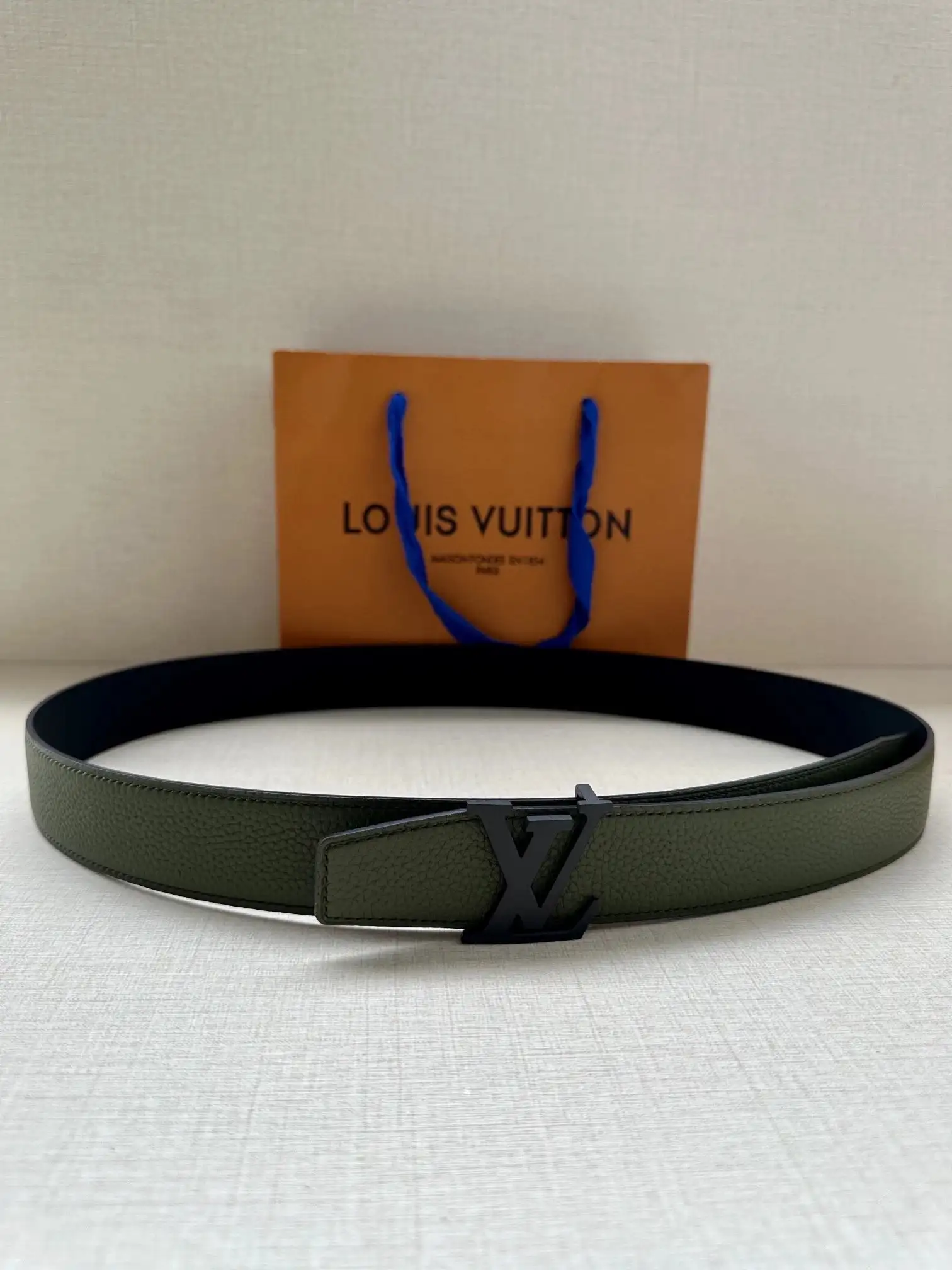 Louis Vuitton Leather Belt [15 styles] — foto 2 de 6