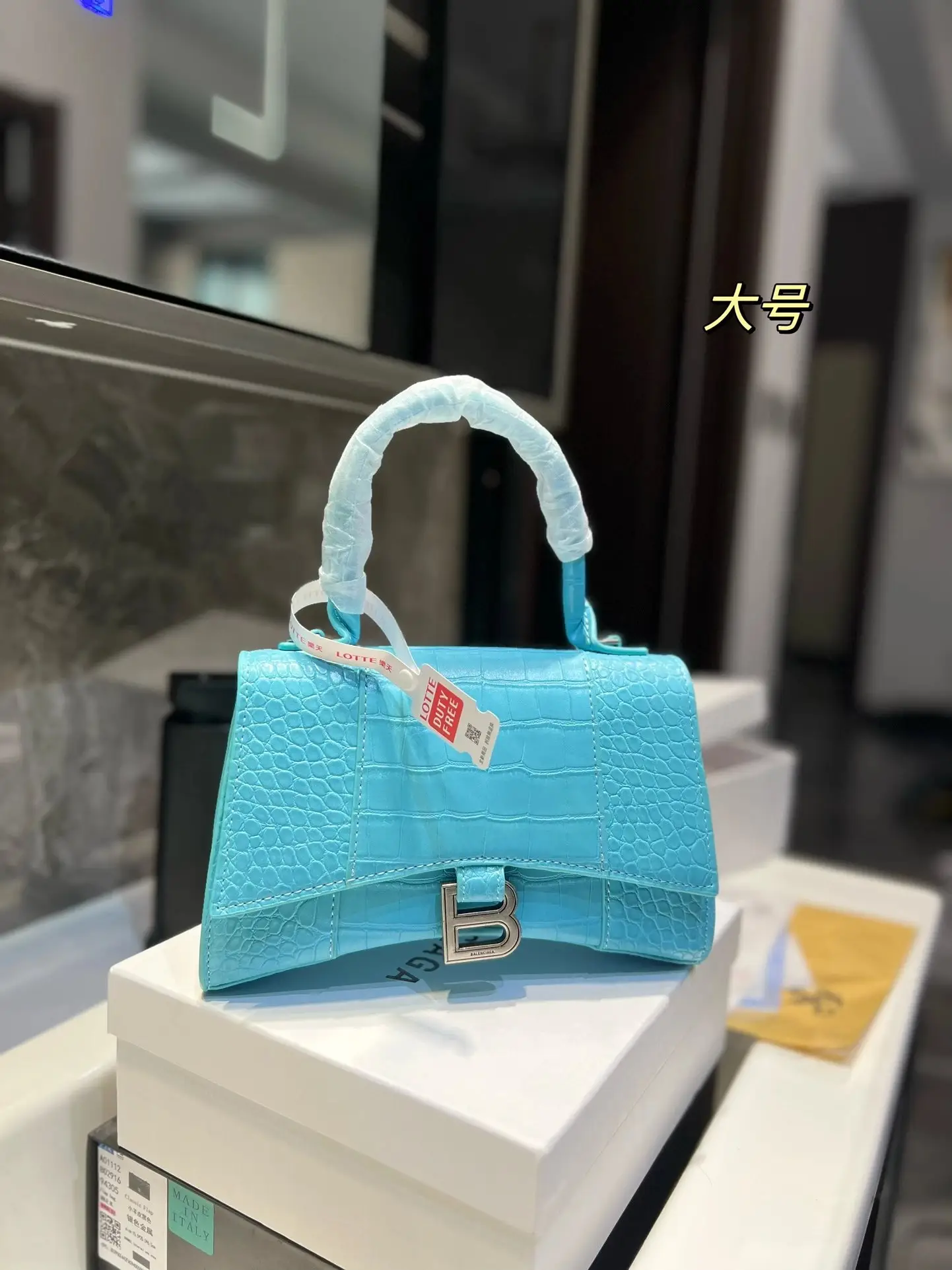 Balenciaga Handbags [15 styles] — foto 6 de 6