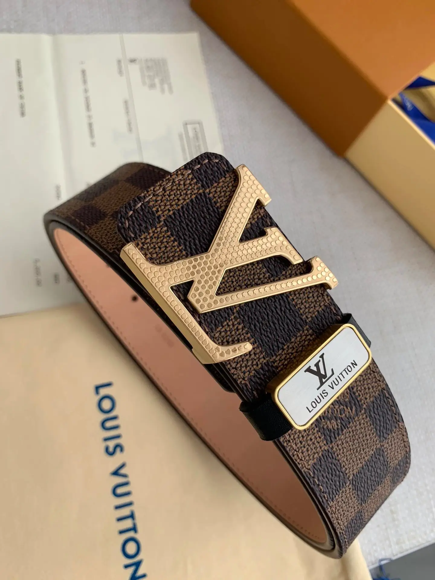 Louis Vuitton Leather Belt [14 styles] — foto 5 de 6