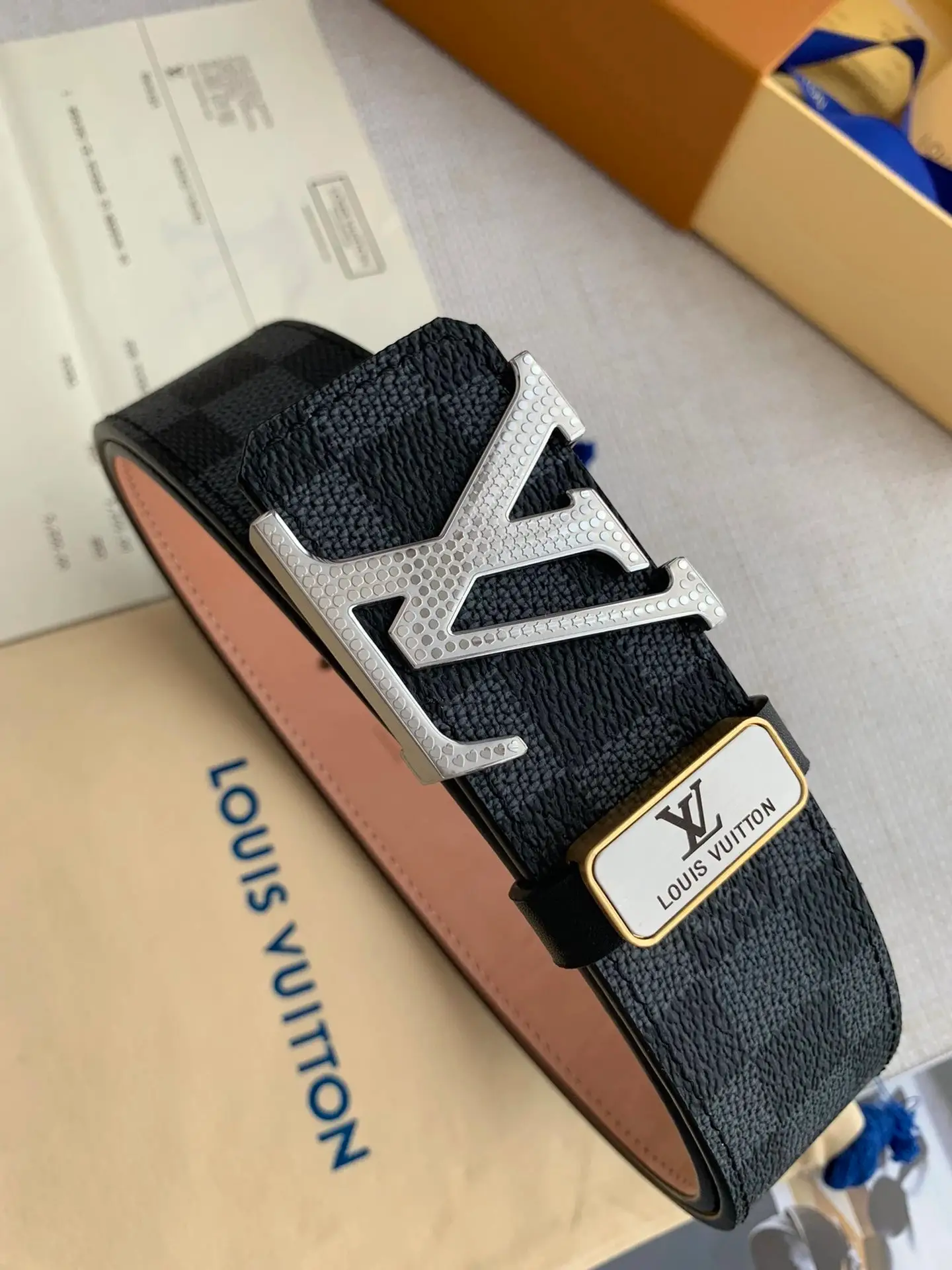 Louis Vuitton Leather Belt [14 styles] — foto 6 de 6
