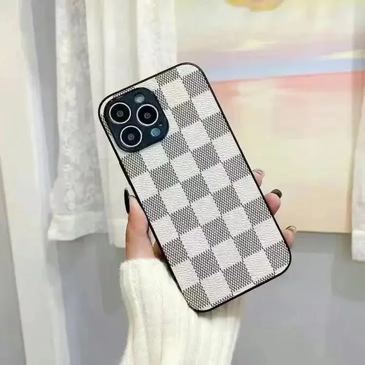Louis Vuitton Phone Case [6 styles] — foto 6 de 6