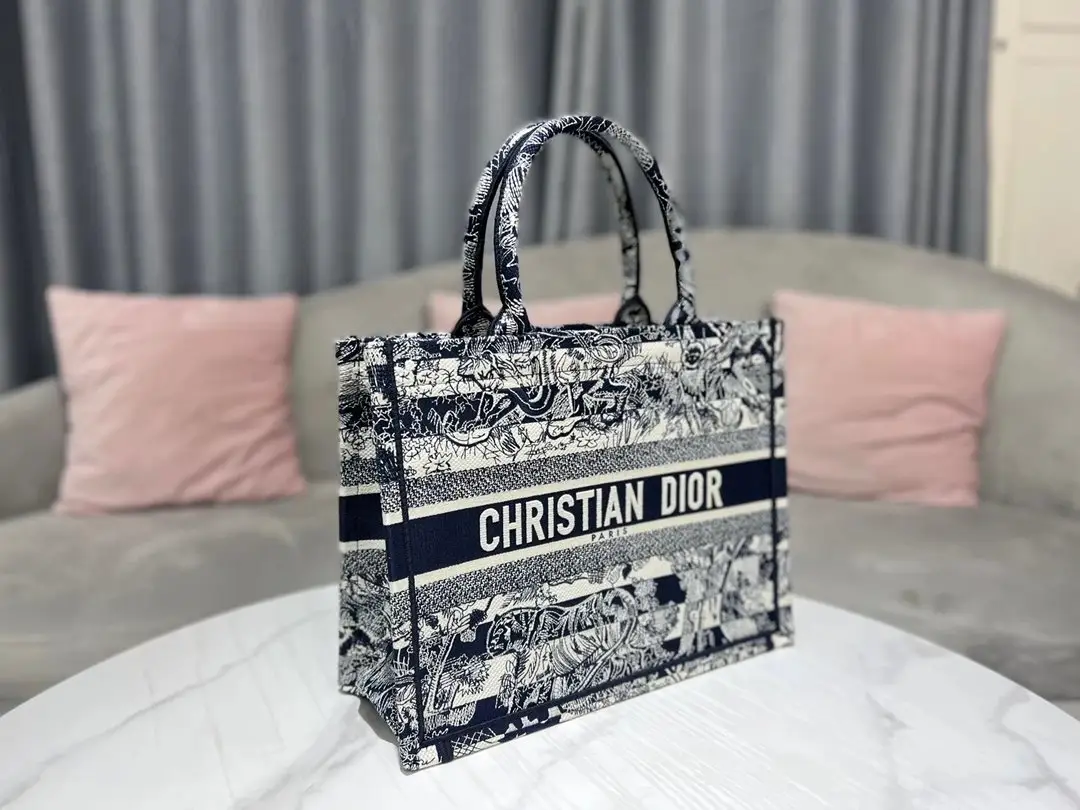 Dior Handbags [15 styles]