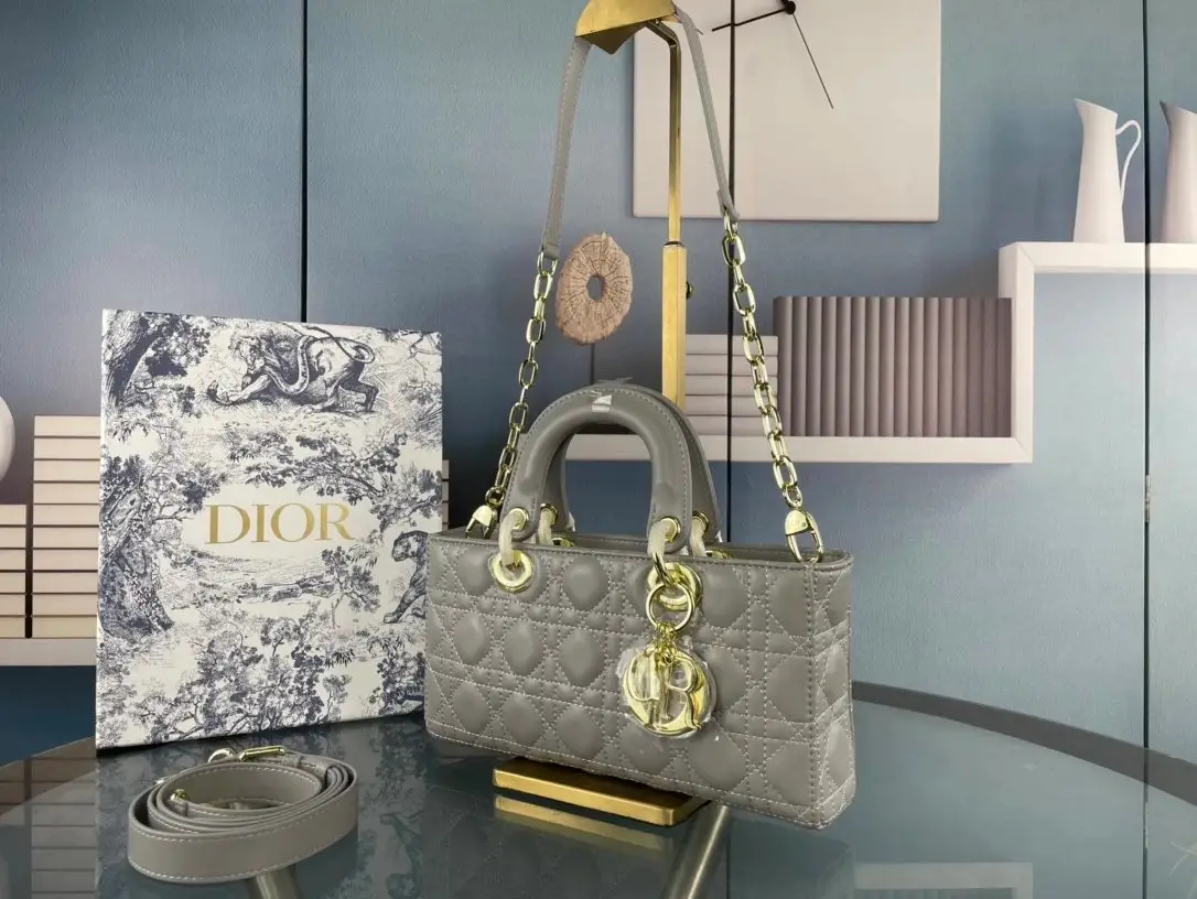 Dior Handbags [15 styles] — foto 3 de 6