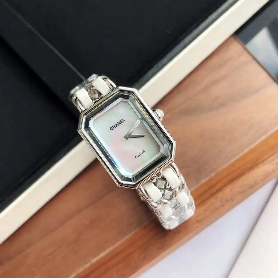 Chanel Watches [5 styles] — foto 2 de 6