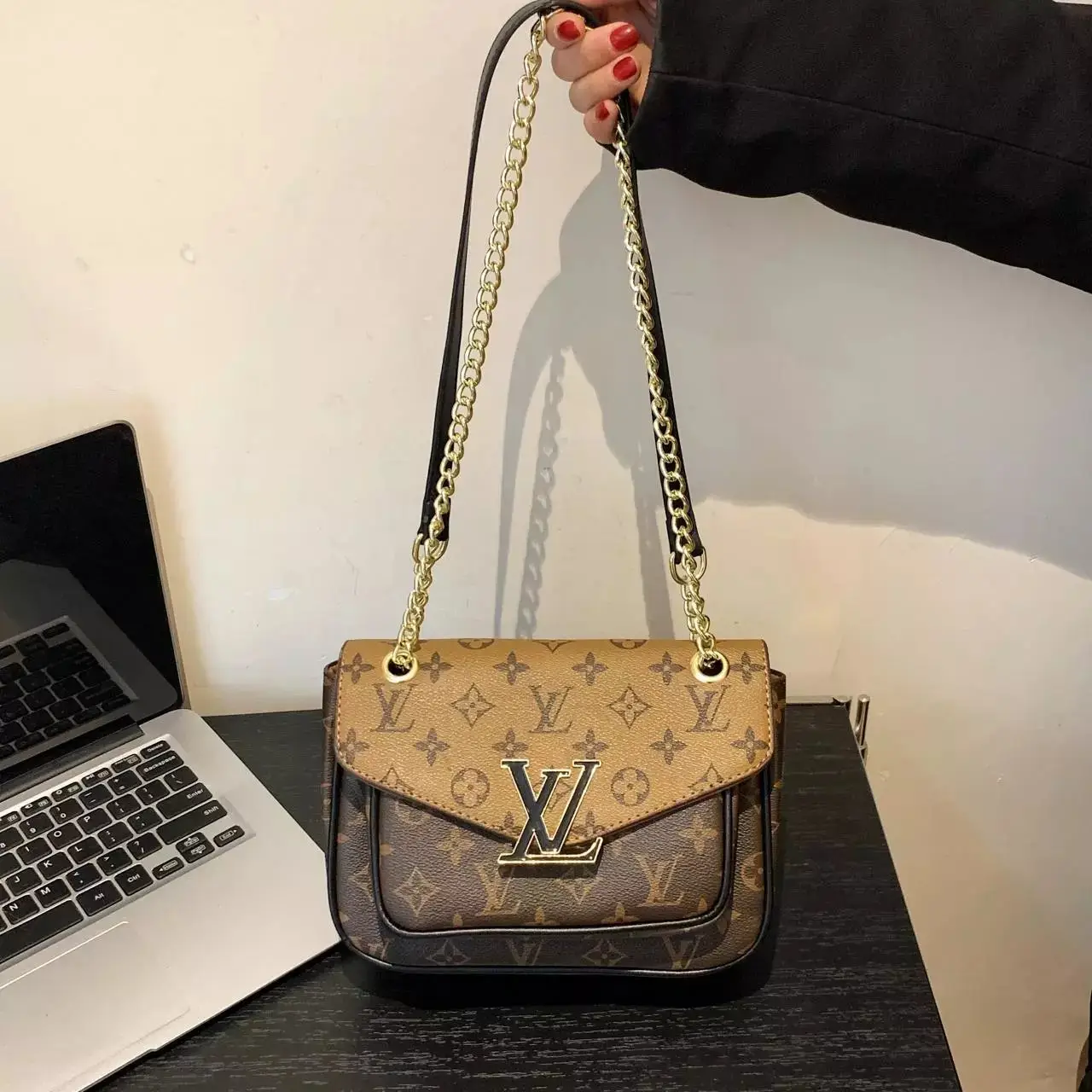Louis Vuitton Handbags [10 styles] — foto 4 de 6