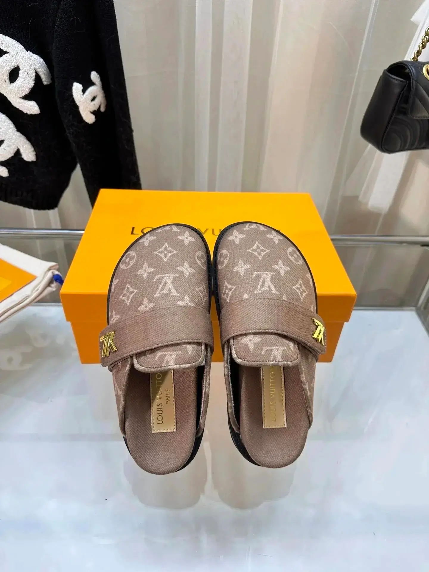 Louis Vuitton Loafers [25 styles] — foto 5 de 6