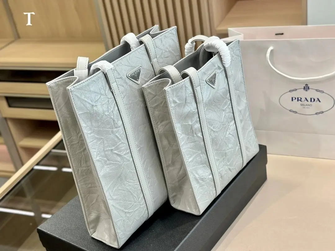 Prada Tote Bag [14 styles] — foto 2 de 6